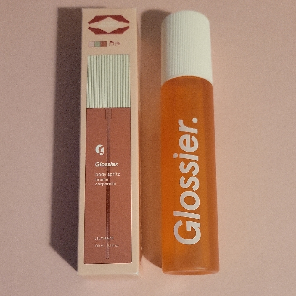 GLOSSIER~ Lilihaze